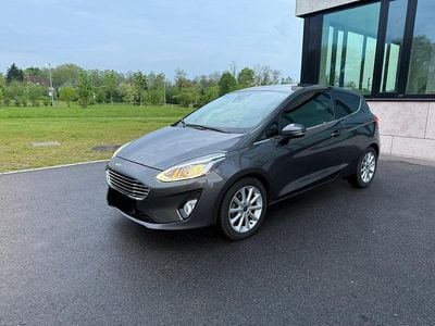 Usata Ford Fiesta Titanium 101 CV (74 kW) 2017 Grigio Utilitaria