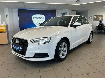 Gebraucht Audi A3 Sport 116 PS (85 kW) 2019 Andere Limousine
