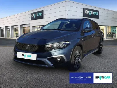 Gebraucht Fiat Tipo Basis 131 PS (96 kW) 2024 Blau Kleinwagen