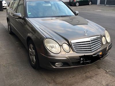 Mercedes E280