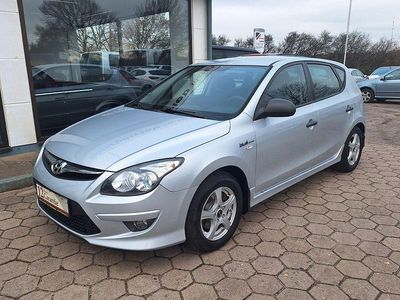 Gebraucht Hyundai i30 90 PS (66 kW) 2012 Silber Limousine