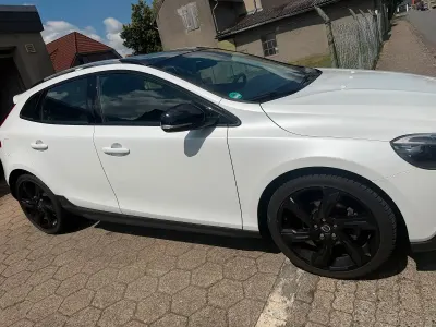 Gebraucht Volvo V40 CC 180 PS (132 kW) 2014 Weiß Kombi