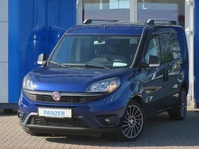 Usata Fiat Doblò 140 CV (102 kW) 2022 Blu Monovolume