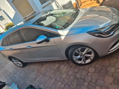 Usata Opel Astra Edition 136 CV (100 kW) 2017 Argento Station wagon