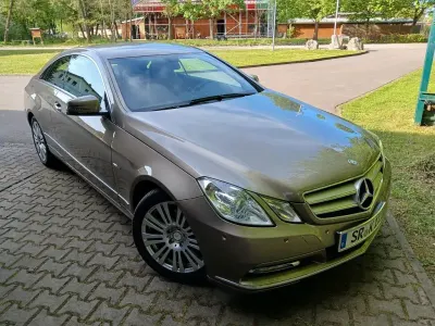 Gebraucht Mercedes E200 184 PS (135 kW) 2011 Beige Coupé
