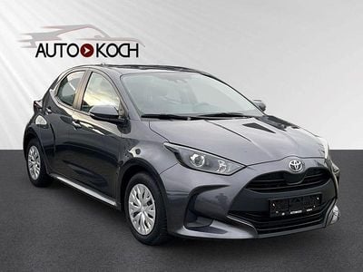 Grau Gebraucht 2021 Toyota Yaris Comfort Kleinwagen | 14.790 € (Etwas zu teuer)