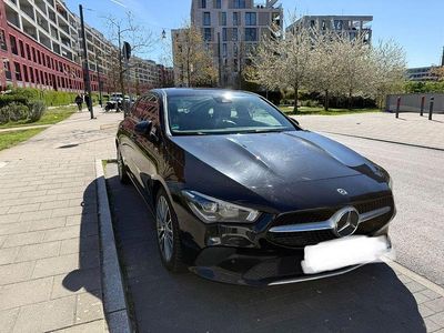 Gebraucht Mercedes CLA200 Shooting Brake 150 PS (110 kW) 2020 Schwarz Kombi