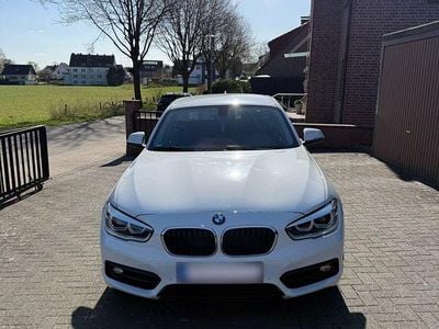 Gebraucht BMW 118 Sport Line 136 PS (100 kW) 2017 Weiß Kleinwagen