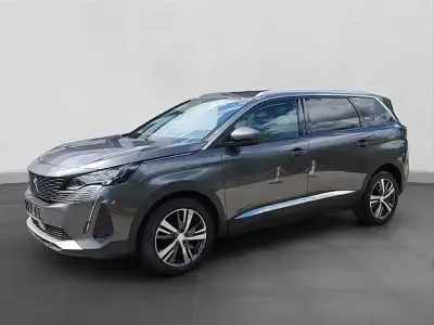 Gebraucht Peugeot 5008 Allure 131 PS (96 kW) 2021 Grau SUV