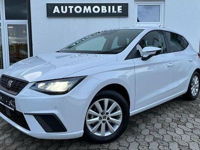 Weiß Gebraucht 2023 Seat Ibiza Style Kleinwagen | 17.979 € (Etwas zu teuer)