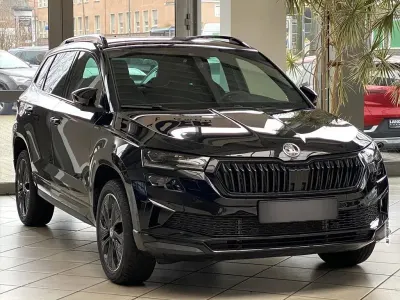 Gebraucht Skoda Karoq SportLine 150 PS (110 kW) 2024 Schwarz metallic SUV