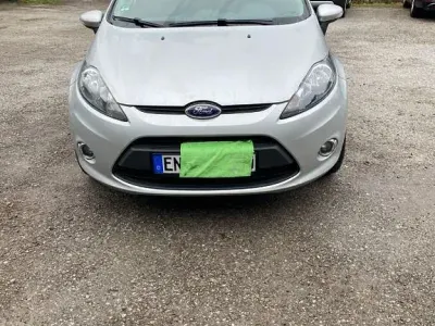Gebraucht Ford Fiesta Champions Edition 82 PS (60 kW) 2012 Silber Limousine