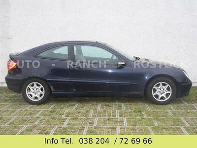 Second-hand Mercedes C200 163 CP (119 kW) 2001 Albastru Coupe