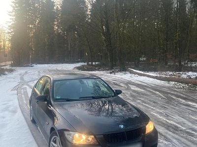 Blau Gebraucht 2006 BMW 320 Limousine | 2.750 € (Guter Preis)