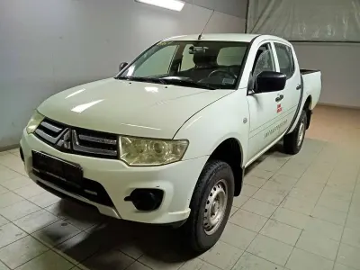 Gebraucht Mitsubishi L200 136 PS (100 kW) 2015 Weiß Pickup