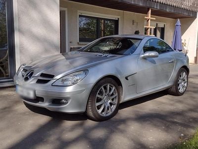 Usata Mercedes SLK200 163 CV (119 kW) 2007 Argento Cabrio