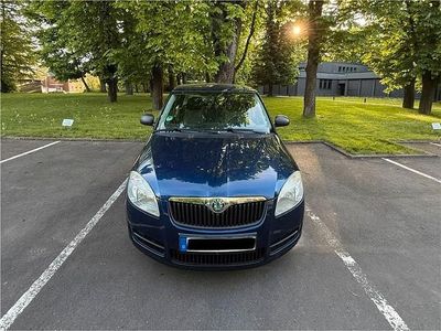 Second-hand Skoda Fabia 68 CP (50 kW) 2009 Albastru Hatchback