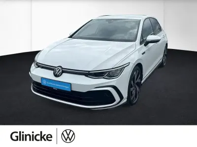 Gebraucht VW Golf VIII R-line 131 PS (96 kW) 2024 Pure white Limousine