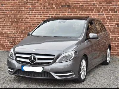 Gebraucht Mercedes 180 109 PS (80 kW) 2012 Grau Limousine