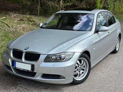 gebraucht BMW 320 d e90 Xenon / Navi / Klima / Schiebedach / Kein Rost
