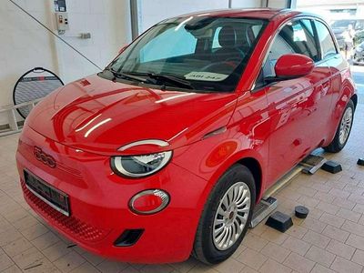 Gebraucht Fiat 500e Red 86 kW (118 PS) 2023 Rot Limousine