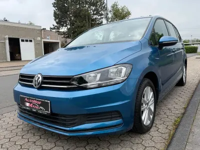 Gebraucht VW Touran Trendline 110 PS (80 kW) 2018 Blau Van / Kleinbus