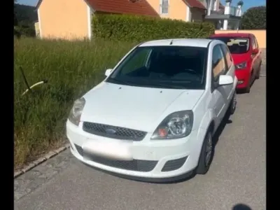 Gebraucht Ford Fiesta 69 PS (50 kW) 2008 Weiß Kleinwagen