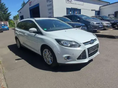 Gebraucht Ford Focus Titanium 140 PS (102 kW) 2014 Frostweiß Kombi