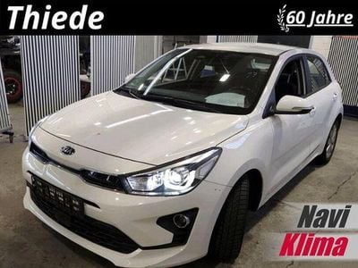 Gebraucht Kia Rio Spirit 101 PS (74 kW) 2022 Clear white Limousine