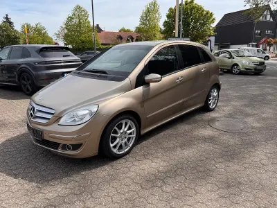Używany Mercedes B200 Sport 136 KM (100 kW) 2007 Złoty Minivan