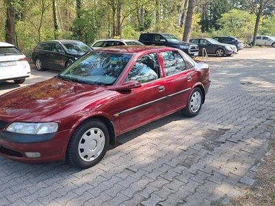 Begagnad Opel Vectra 101 HK (74 kW) 1996 Röd Kombi