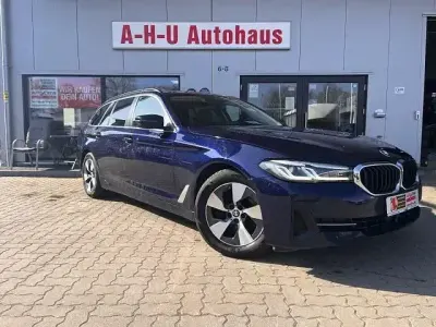 Gebraucht BMW 520 Performance 190 PS (139 kW) 2022 Blau Kombi