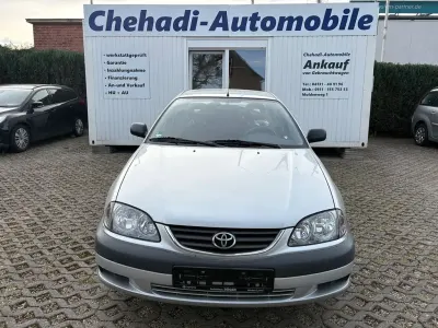 Usata Toyota Avensis Terra 129 CV (94 kW) 2001 Argento Berlina