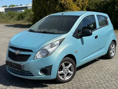 Second-hand Chevrolet Spark 68 CP (50 kW) 2010 Albastru Hatchback
