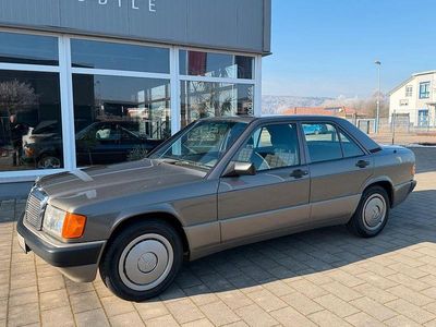 Grau Gebraucht 1990 Mercedes 190 Limousine | 19.500 €