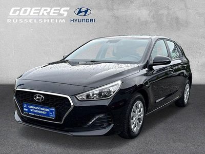 Gebraucht Hyundai i30 Select 120 PS (88 kW) 2019 Schwarz Limousine
