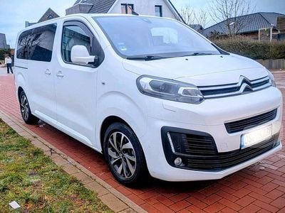Weiß Gebraucht 2017 Citroën Spacetourer Business Class Van / Kleinbus | 23.900 € (Fairer Preis)