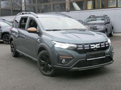 Oxidegrün metallic Gebraucht 2024 Dacia Jogger Extreme Van / Kleinbus | 18.990 € (Fairer Preis)