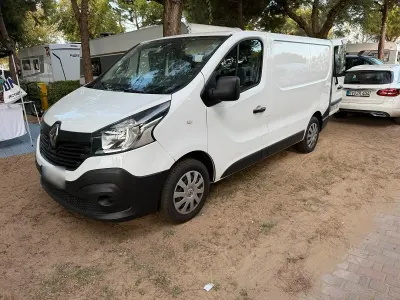 Gebraucht Renault Trafic 121 PS (88 kW) 2018 Weiß Van / Kleinbus