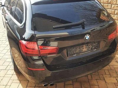 Schwarz Gebraucht 2014 BMW 530 Luxury Line Kombi | 15.750 € (Teuer)