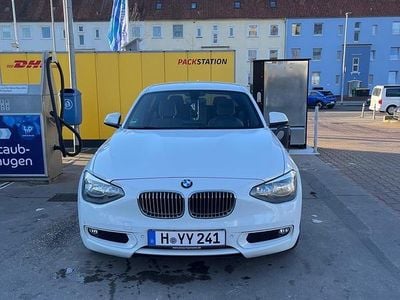 Weiß Gebraucht 2012 BMW 116 Urban Line Kleinwagen | 8.500 € (Fairer Preis)