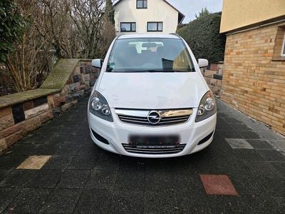 Weiß Gebraucht 2012 Opel Zafira Van / Kleinbus | 4.450 €