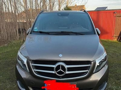 Gebraucht Mercedes V250 Avantgarde 190 PS (139 kW) 2016 Braun Van / Kleinbus