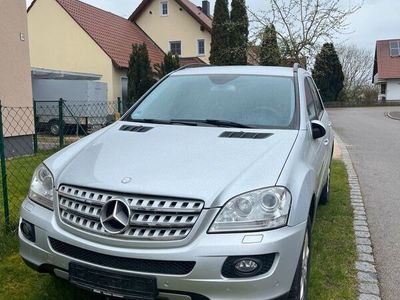 gebraucht Mercedes ML350 4MATIC Benzin Silber mit Alu Felgen