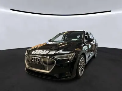 Używany Audi e-tron Comfort 300 kW (408 KM) 2022 Czarny SUV