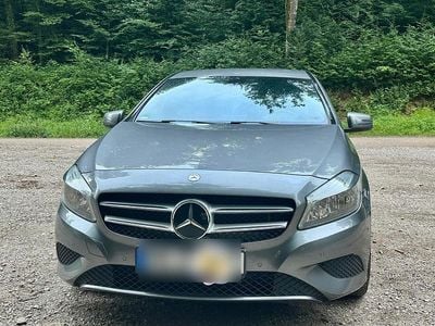 Grau Gebraucht 2013 Mercedes A180 Limousine | 9.990 € (Fairer Preis)
