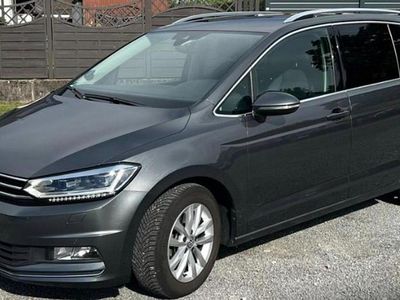 Gebraucht VW Touran Highline 150 PS (110 kW) 2017 Grau Van / Kleinbus