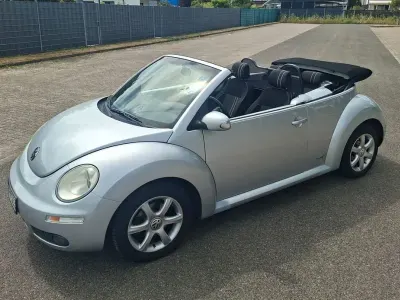 Gebraucht VW New Beetle Cabriolet Freestyle 102 PS (75 kW) 2010 Silber Cabrio