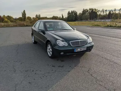 Gebraucht Mercedes C320 Elegance 218 PS (160 kW) 2000 Grün Limousine