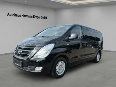 Gebraucht Hyundai H-1 Trend 170 PS (125 kW) 2016 Timeless black / mic Van / Kleinbus